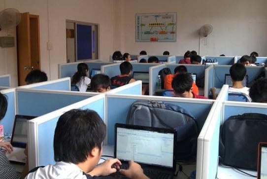 硕士开发数学计算机软件,年收入达8亿美元